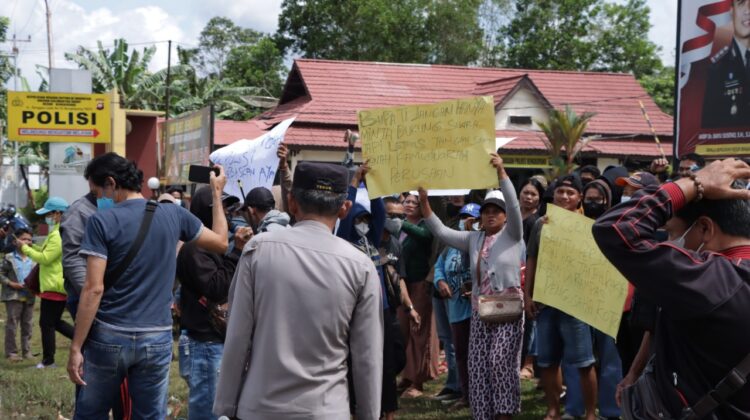 Kapolres Bengkayang Sambut Hangat Warga Dalam Menyampaikan Aspirasi Hingga Mencair