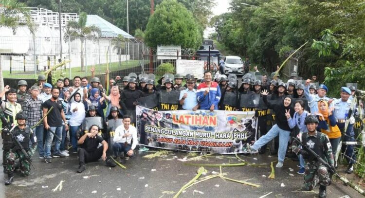 Pasukan PHH dan Hanlan Lanud RHF Berhasil Amankan Bandara Dari Amukan Masa Tolak Hasil Pemilu