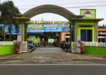 Kepemimpinan Kepsek SMA N I Lembah Melintang Dipertanyakan