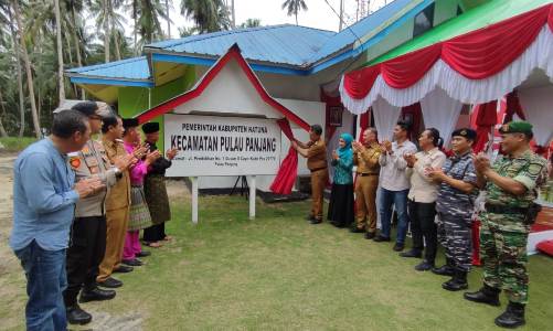 Bupati Natuna Resmikan Kecamatan Pulau Panjang