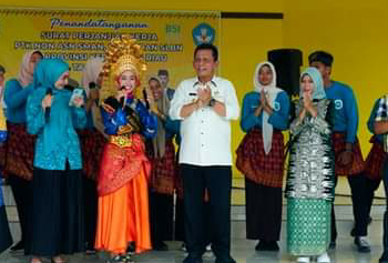 Didampingi Bupati Natuna Gubernur Kepri Kunjungi SMAN2 Bunguran Timur