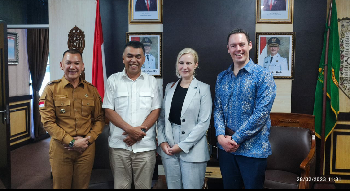 Konsulat Australia Datangi Bupati Natuna : Ada Apaya?