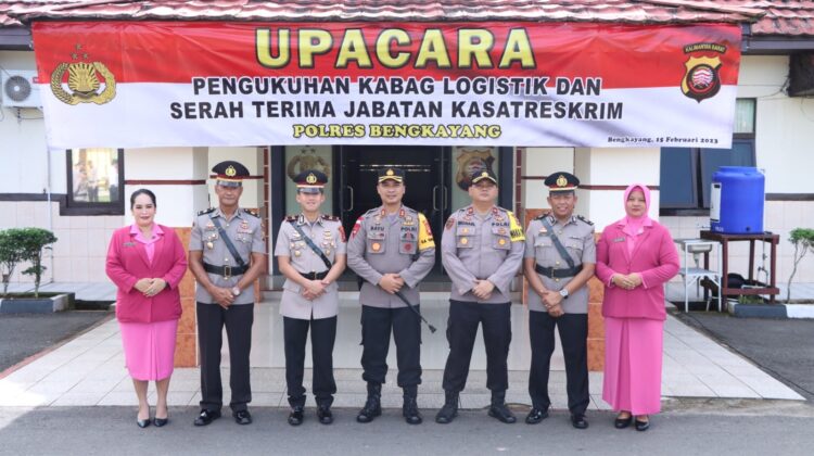 Kapolres Pimpin Upacara Sertijab Jabatan Punsional Di Mapolres Bengkayang