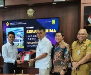 Bupati Natuna Serahkan LKPD ke BPK RI Perwakilan Batam