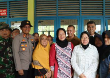 Bupati Natuna Bersam Kapolres Sambut Mentri Sosial Datang ke Serasan