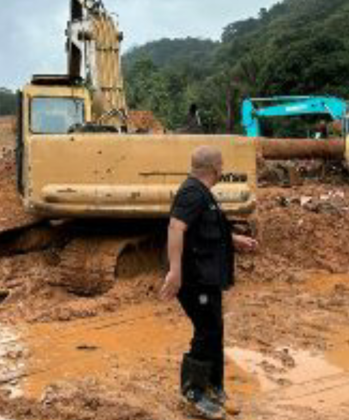 Ketua Komisi I DPRD Natuna  Berharap Korban Longsor Serasan Ditemukan .