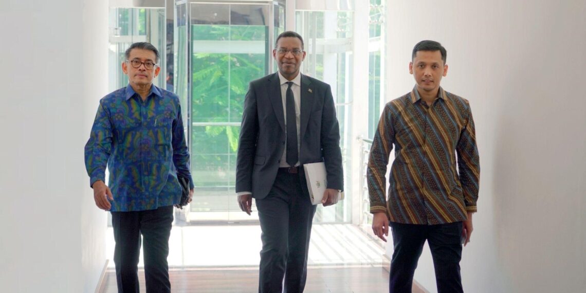 Delegasi Zimbabwe Kunjungi Bio Farma Jalin Kemitraan Bisnis.