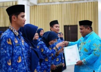 Bupati Serahkan 52 SK ASN Di lingkungan Pemkab Padang Pariaman