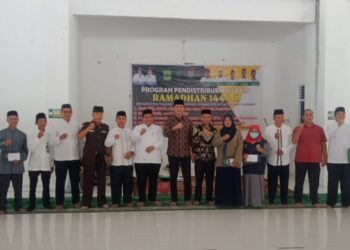 Bupati Serahkan Bantuan Sekaligus Kukuhkan Relawan Zakat Baznas Kabupaten Padang Pariaman