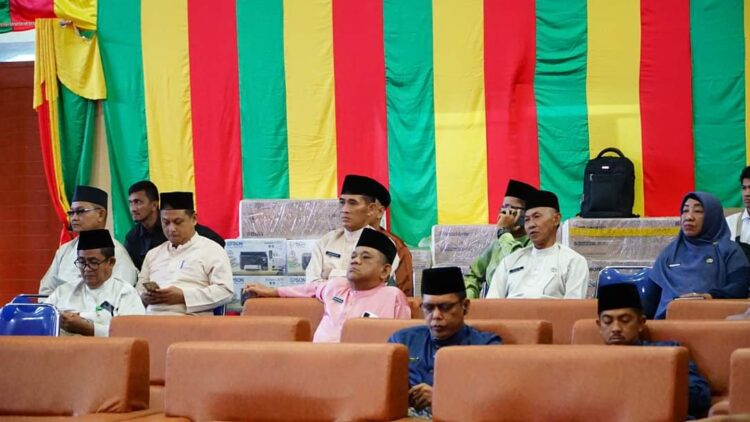 Pada Paripurna DPRD Lingga Pemkab Sampaikan LKPJ Tahun 2022 & RANPERDA