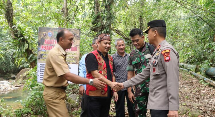 Cegah Tambang Emas Ilegal, Kapolres Bengkayang Lakukan Sosialisasi di Kecamatan Lumar