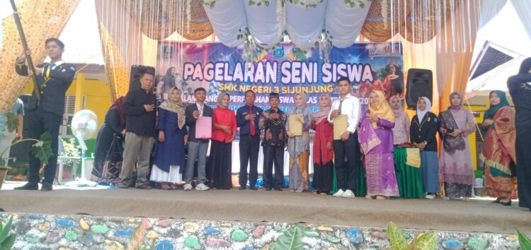 Gelar Perpisahan Peserta Dididik SMKN 3 Sijunjung Dijuluki Terbaik No 2 Dari 15 SMK Se Sumbar