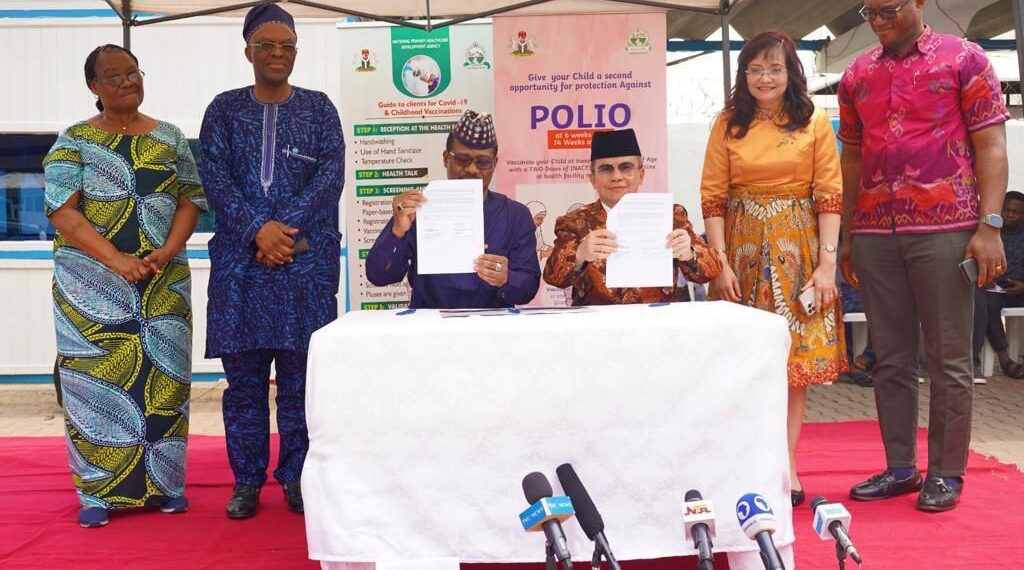 Bio Farma dan Pemerintah Indonesia Serah Terimakan Hibah Vaksin Pentavalen ke Nigeria