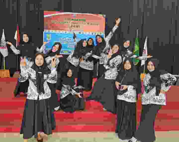 Kiprah Perempuan PGRI Kabupaten Natuna Sukses Acara GOW