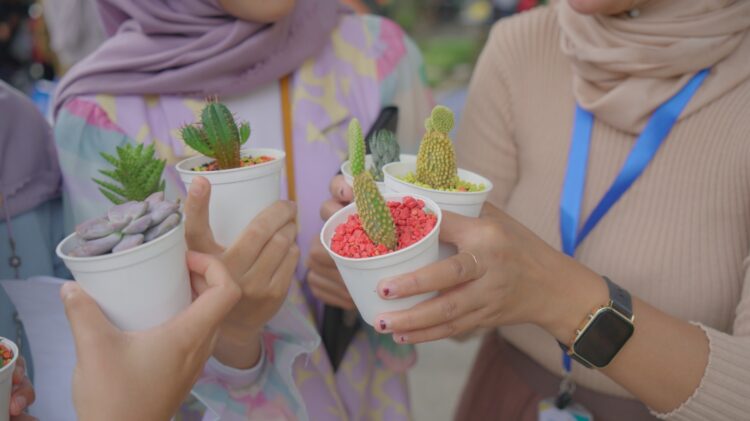 Bio Farma Libatkan Karyawan Upaya Lestarikan Lingkungan Dalam Program “Bottle Exchange with Plants”