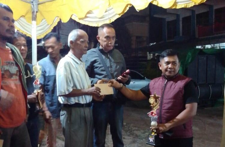 Penutup Acara Pertandingan Domino Yang Digelar Garda Limko Dihibur Dengan Orgen Tunggal