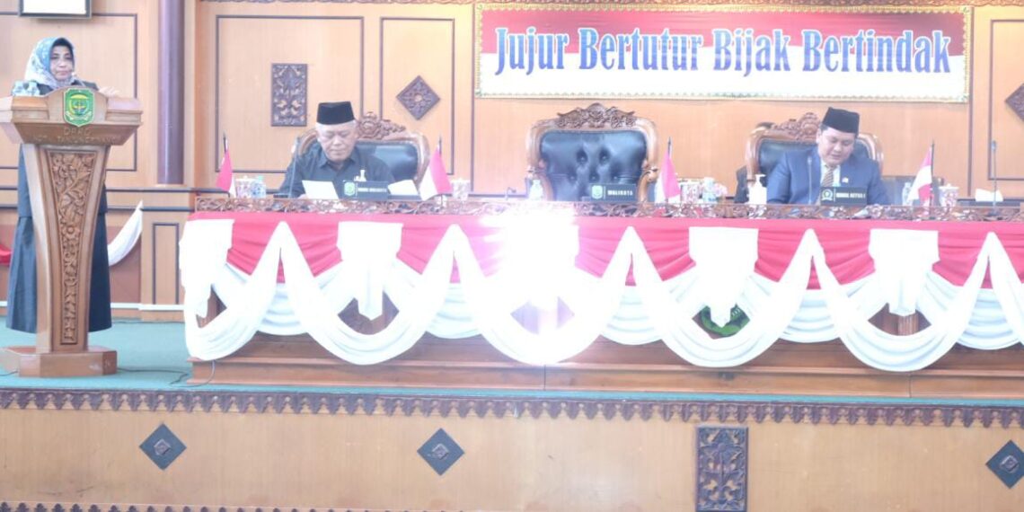 Wakil Ketua I DPRD Pimpin Rapat Paripurna RAPBD Kota Tanjungpinang Tahun Anggaran 2024