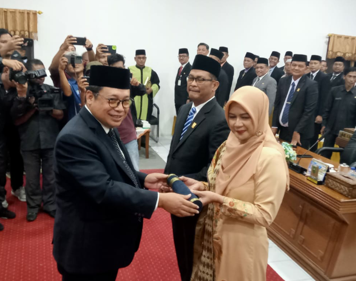 Ketua DPRD Natuna Gelar PAW Junaidi dan Andes Putra