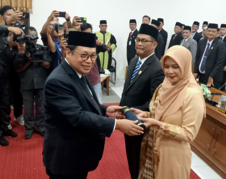Ketua DPRD Natuna Lantik PAW Juanaidi dan Andres