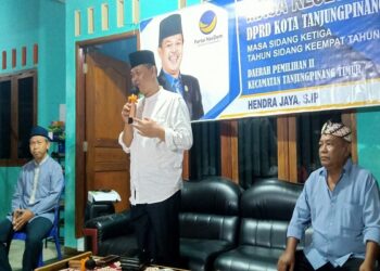 Wakil Ketua II DPRD Kota Tanjungpinang Hendra Jaya Saat Reses di Lingkungan Kampung Sidomukti. Foto ALPIAN TANJUNG