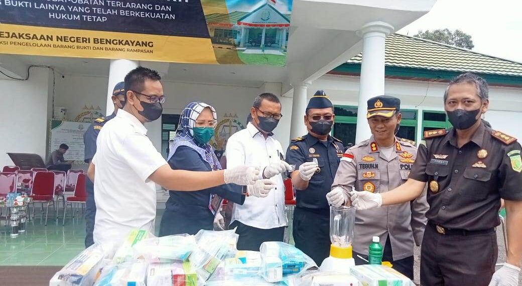 Kejaksaan Negeri Bengkayang Musnahkan Barang Bukti Perkara Ynag Sudah Incrach