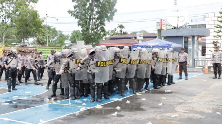 Polres Bengkayang Gelar Latihan Simulasi Pengendalian Massa Jika Terjadi Unjuk Rasa