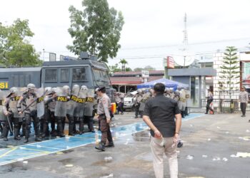 Polres Bengkayang Gelar Latihan Simulasi Pengendalian Massa Jika Terjadi Unjuk Rasa