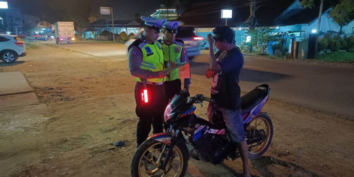 Tilang Ditempat, Satlantas Polres Bengkayang Tindak Tegas Bagi Kendraan Knalpot Brong