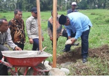 Bupati Suhatri Bur Letakkan Batu Pertama Rehabilitasi DAM Jaringan Irigasi Tersier