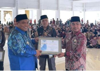 445 Hafidz/Hafidzah Di Kabupaten Padang Pariaman Terima Bantuan Beasiswa