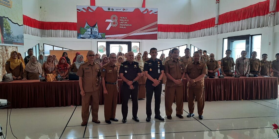 Kacabdin Wilayah V & Kejaksaan Negeri Sijunjung Gelar Sosilisasi Hukum Terhadap Kepsek Dan Bandahara Se Kab. Sijunjung