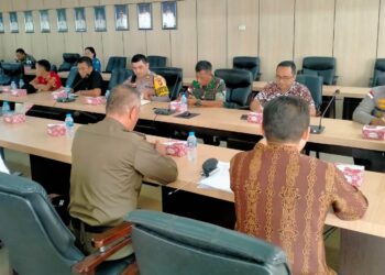 Kapolres Bengkayang Hadiri Rapat Upaya Penyelesaian Aksi Mogok Kerja Karyawan PT. Duta Palma Grup
