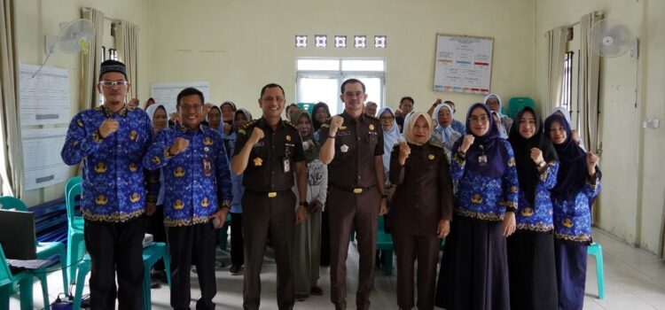Tim Penyuluhan Hukum Kejati Kepri Berikan Edukasi Ibu TP-PKK & Ibu Rumah Tangga Sadar Hukum