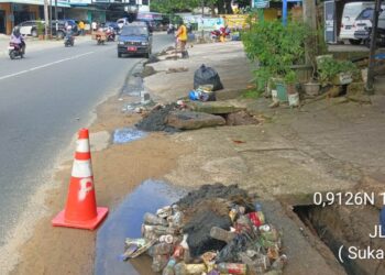 Pj Walikota Kerahkan Sekitar 600 Oarng Dalam Kegiatan Padat Karya Cegah Banjir Bersihkan Sampah dari Saluran Drainase