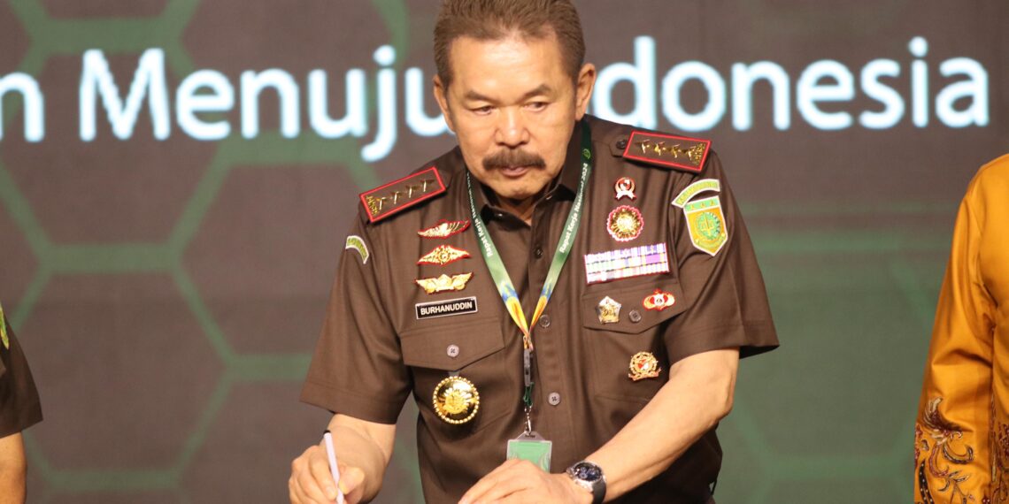Kejagung ST Burhanuddin Resmi Tutup Rakernas Kejaksaan RI 2024. Dianugrahi Penghargaan