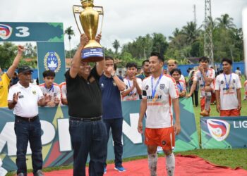 Bupati Padang Pariaman Suhatri Bur Hadiri Langsung Pertandingan Final Sepak Bola Liga 3 Sumatera Barat