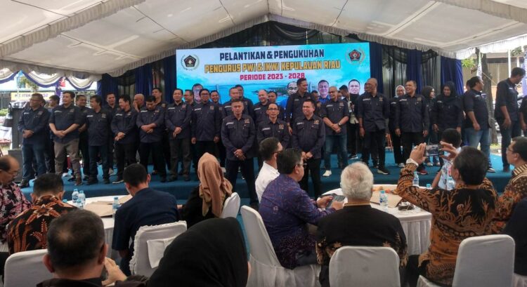 Ketum Lantik & Kukuhkan Pengurus PWI Kepri Priode 2023-2028