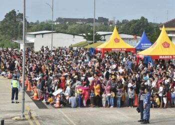 Lanud Raja Haji Fisabilillah Adakan Open Base Dan Static Show Pesawat Hawk 109/209. Antusias Masyarakat Menyaksikannya