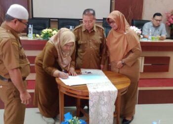 Sertijab Direktur RSUD Padang Pariaman Dari dr Jasneli kepada dr.Syafrinawati