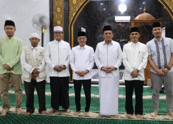 Rangkaian Safari Ramadhan di Masjid Nurussa’adah Tanjungpinang, Setelah Buka Bersama Gubernur Serahkan Bantuan