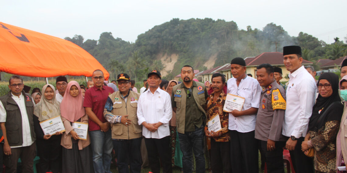 Menko PMK RI Muhadjir Effendy Apresiasi Gerak Cepat Suhatri Bur dan Jajaran Menangani Bencana