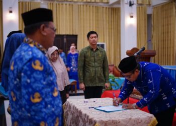 Rotasi & Mutasi Bupati Lantik 42 Pejabat Sejumlah Eselon di Lingkungan Pemkab Padang Pariaman