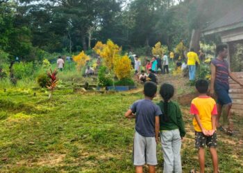 Jelang Masuknya Bulan Suci Ramadhan Warga Dusun II Desa Duara Goro Bersihkan TPU