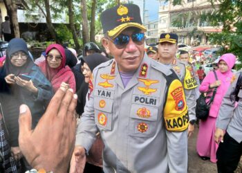 Polda Kepri & Polres Tanjungpinang Bagikan 2 Ribu Lebih Paket Sembako Murah Kepada Masyarakat