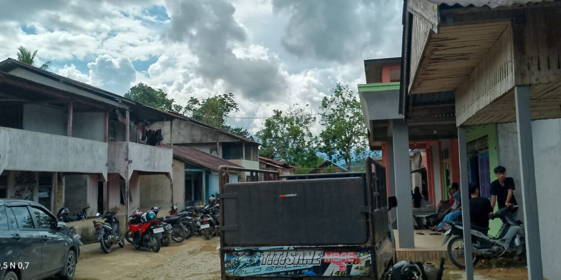 Tidak Daliri Listrik 160 KK Warga Desa Padang Pio Minta Keadilan Pemkab Landak, Prov Kalbar.