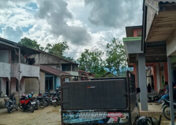 Tidak Daliri Listrik 160 KK Warga Desa Padang Pio Minta Keadilan Pemkab Landak, Prov Kalbar.