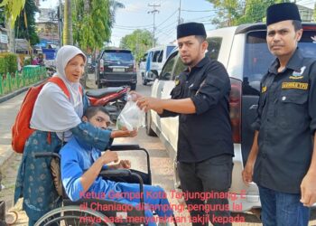 Jelang Akhir Ramadhan, Gempar Kota Tanjungpinang Bagikan sekitar 1000 paket Takjil Kepada Warga