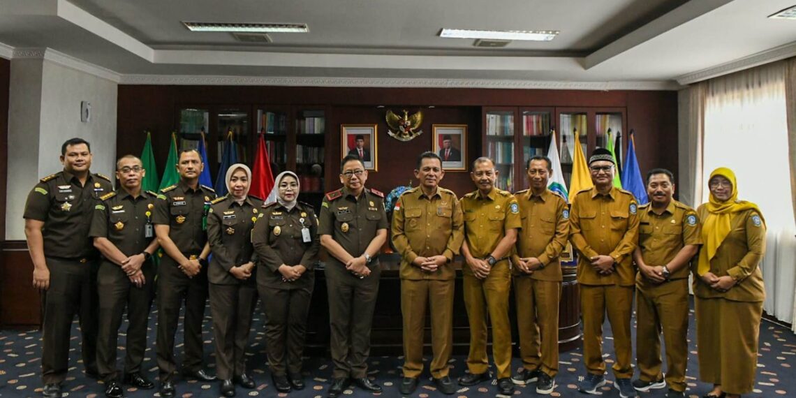 Momen Gubernur Ansar Bersilaturahmi dengan Kajati Kepri, Terus Lanjutkan Kolaborasi