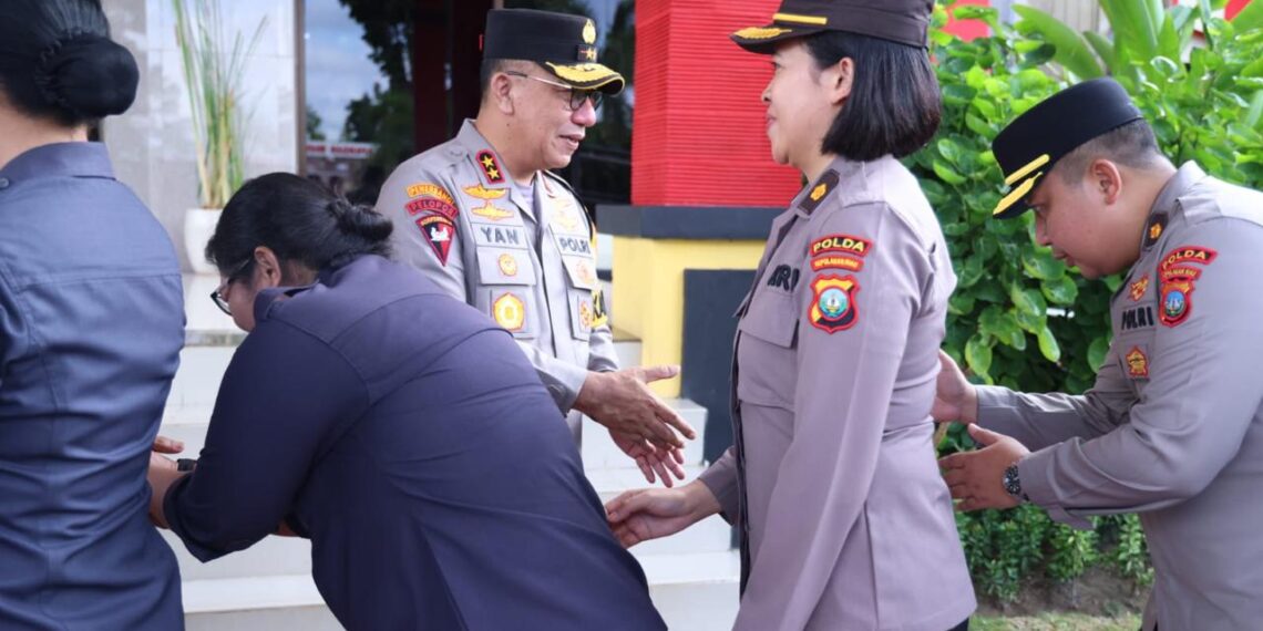 Momen Idul Fitri 1445 H Kapolda Kepri Gelar Halal Bihalal Dengan Personelnya Di Mapolda Kepri