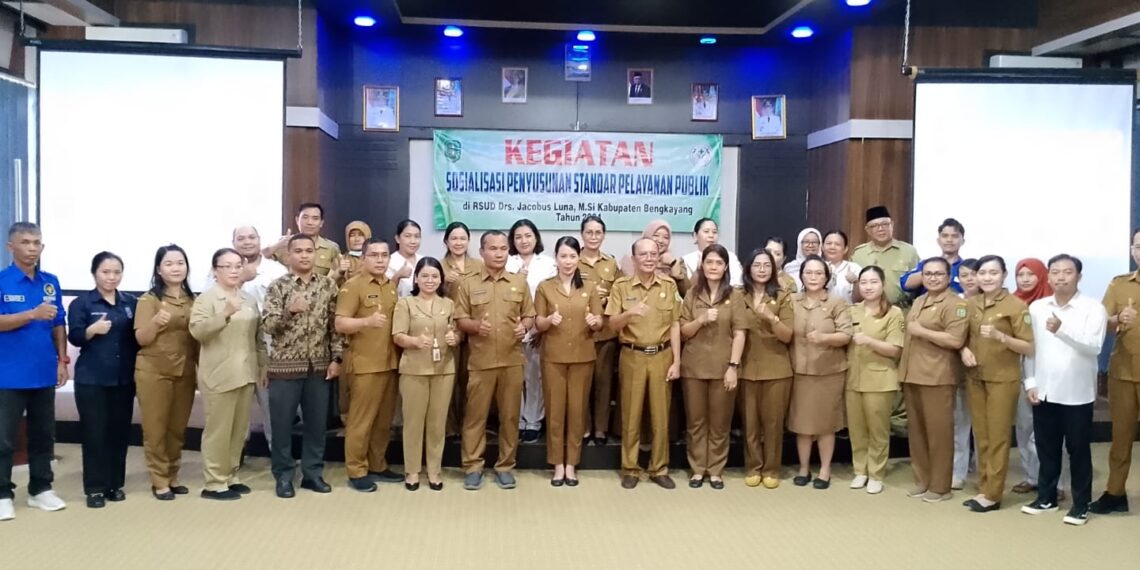 Direktur RSUD Bengkayang Gelar Sosialisasi Standar Pelayanan Publik Di RSUD Drs.Jacobus Luna,M.Si